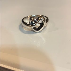 Lovers knot ring
